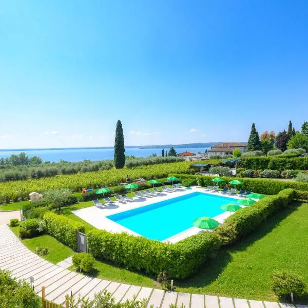 Residence Corte Ferrari -Ciao Vacanze-, khách sạn ở Moniga