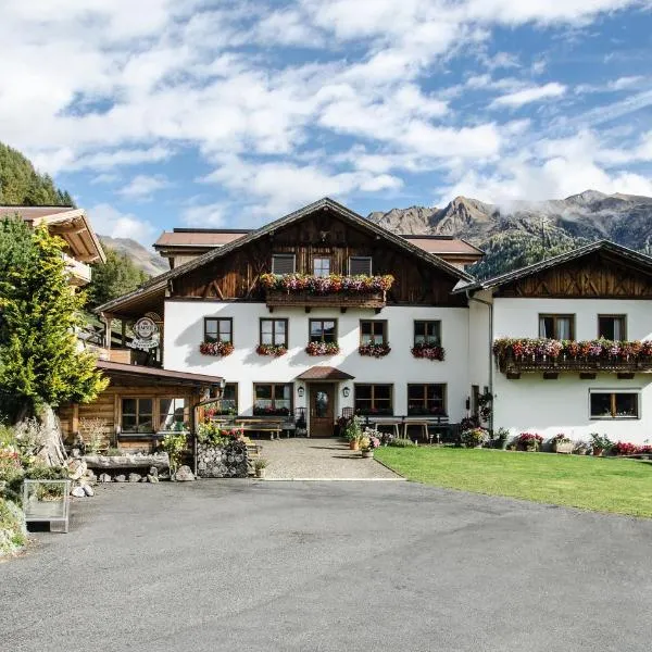Alpengasthof Eppensteiner, hotel v destinaci Navis