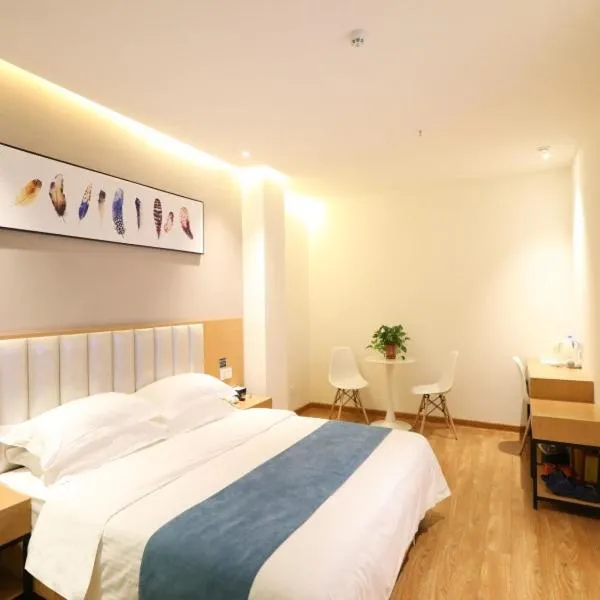Shell Xinzheng Airport Port Huaxia Avenue Hotel, hotel v destinácii Xinzheng