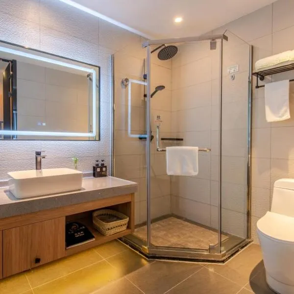 GreenTree Inn Hefei Changjiang West Road Zhenxing Road Subway Station Jiaqiao Yueshan International Business Hotel, хотел в Хефей