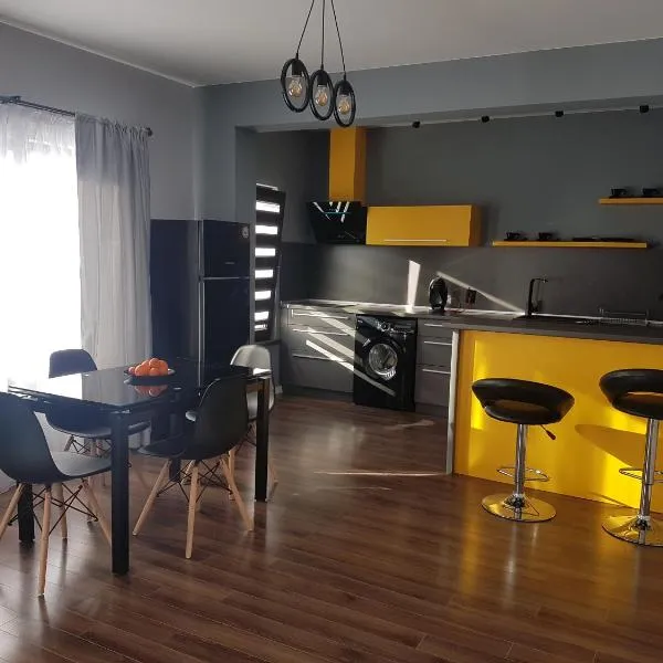 LUXURY SUITES, hotel in Karlovo