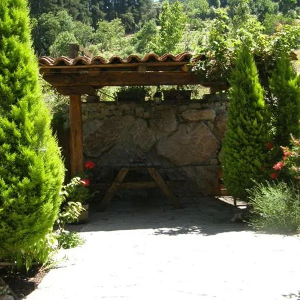 Chalet Rural El Encanto, hotel v destinaci Ojedo