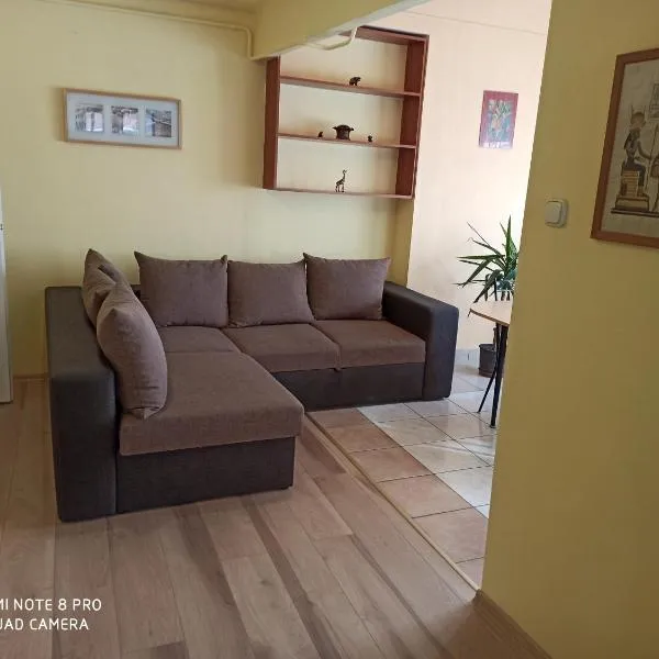 Viesnīca Centrum 2 apartman pilsētā Šolnoka