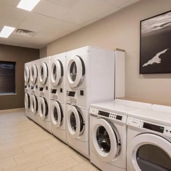 Staybridge Suites - Wisconsin Dells - Lake Delton by IHG, hotell i Wisconsin Dells