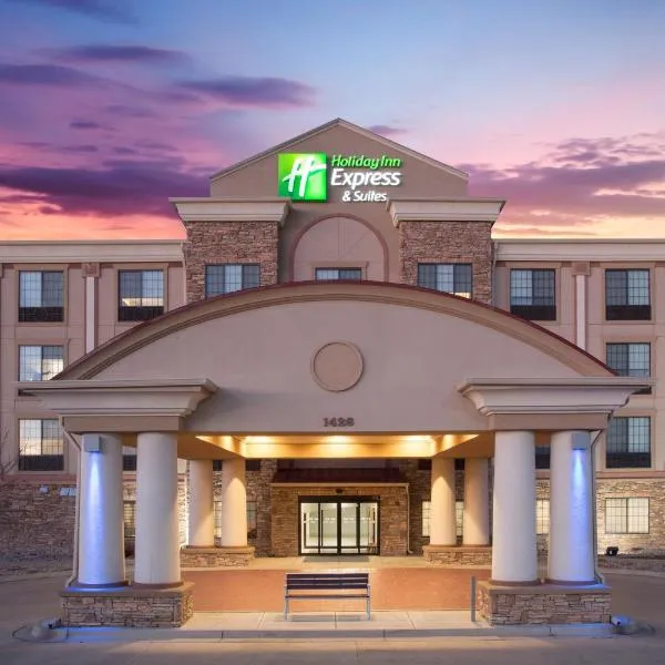 Holiday Inn Express Hotel & Suites Fort Collins, an IHG Hotel、Timnathのホテル