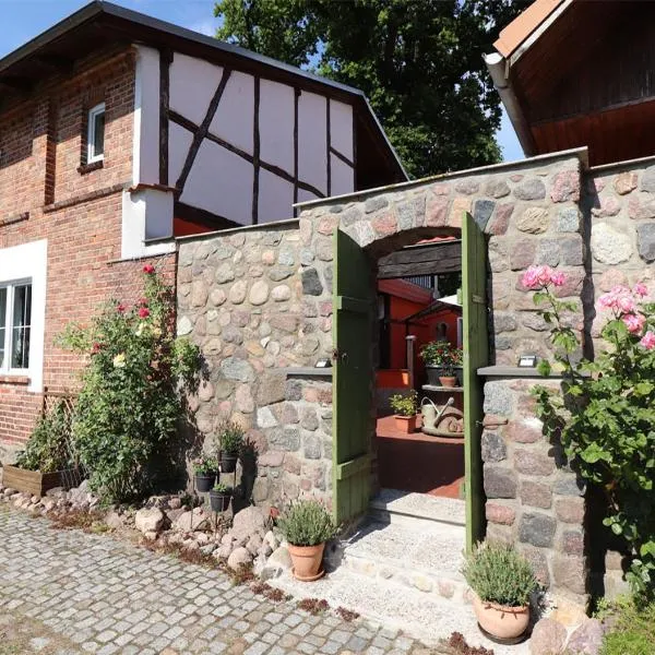 Ferienhaus geStRanDeT, hotel in Satow