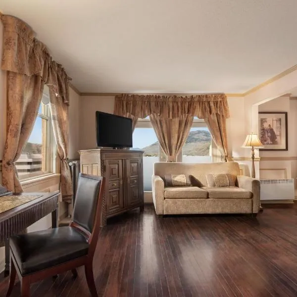 The Plaza Hotel Downtown, Trademark Collection by Wyndham โรงแรมในแคมลูปส์