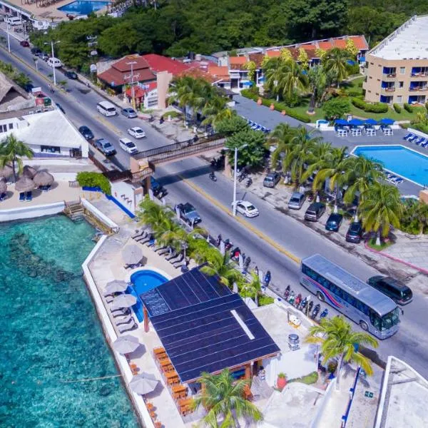 Casa del Mar Cozumel Hotel & Dive Resort، فندق في Banco Playa
