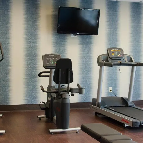 Holiday Inn Express & Suites Norwood by IHG, hotel em Norwood