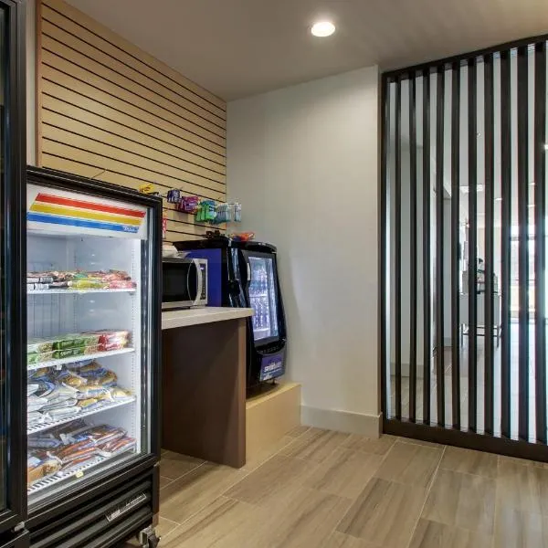 Holiday Inn Express & Suites - Mount Vernon by IHG，維農山莊的飯店