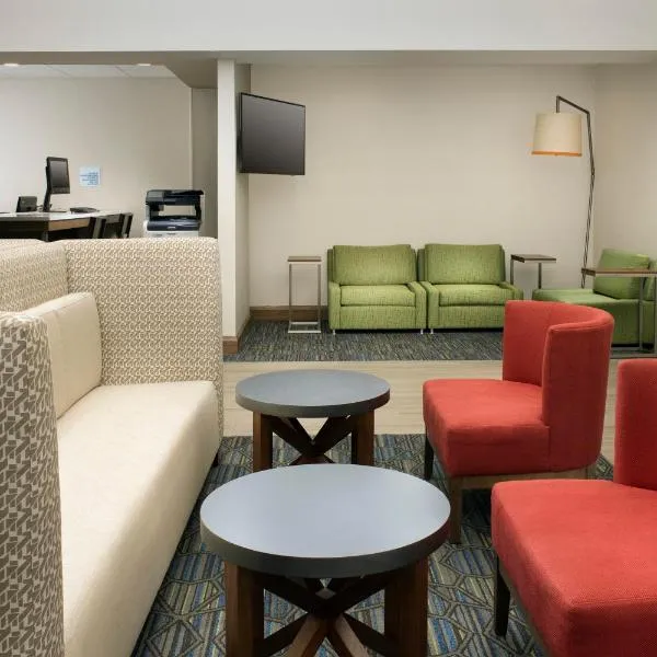Holiday Inn Express & Suites Baltimore - BWI Airport North, an IHG Hotel โรงแรมในSevern