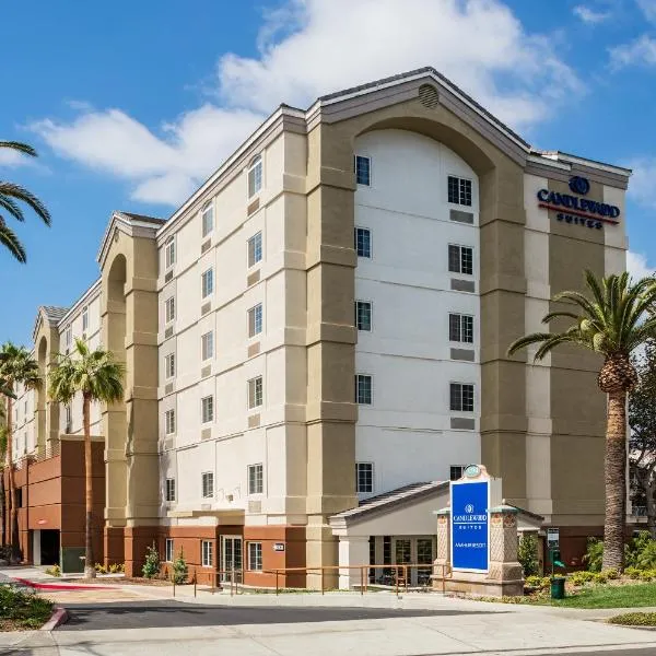 Candlewood Suites Anaheim - Resort Area, an IHG Hotel, viešbutis mieste Anaheimas