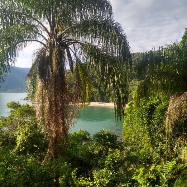 Ubatuba Surf Hostel, apenas a 60 metros da praia da Lagoinha!