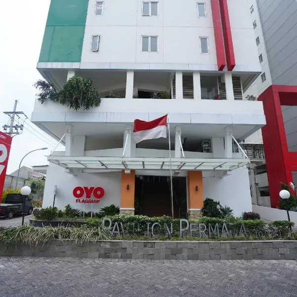Capital O Pavilion Permata Surabaya, hotel in Dukuhpakis