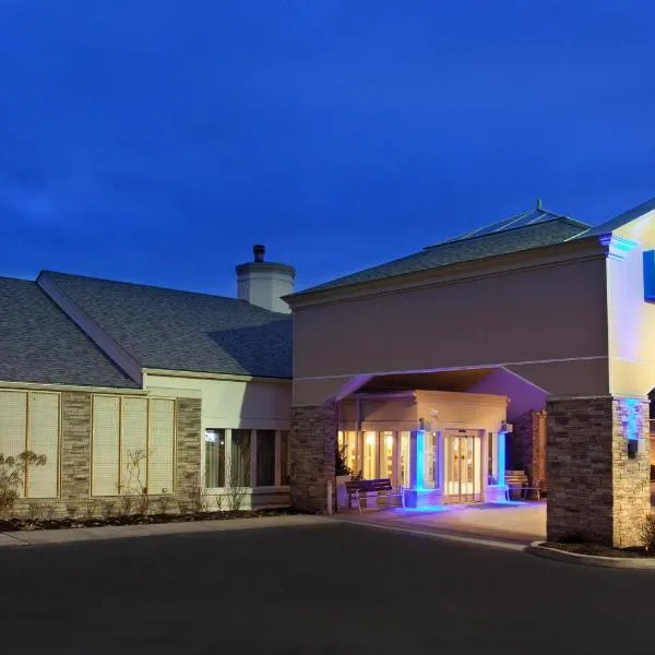 Holiday Inn Express Hotel & Suites Pittsburgh Airport by IHG、ロビンソン・タウンシップのホテル