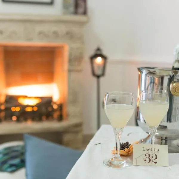 Camera Ardea con Camino, hotel v destinaci Aversa