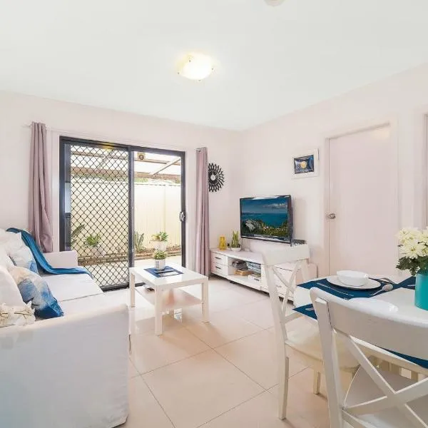 3 Bedrooms Holiday Home Near Sydney Airport, khách sạn ở Sydney