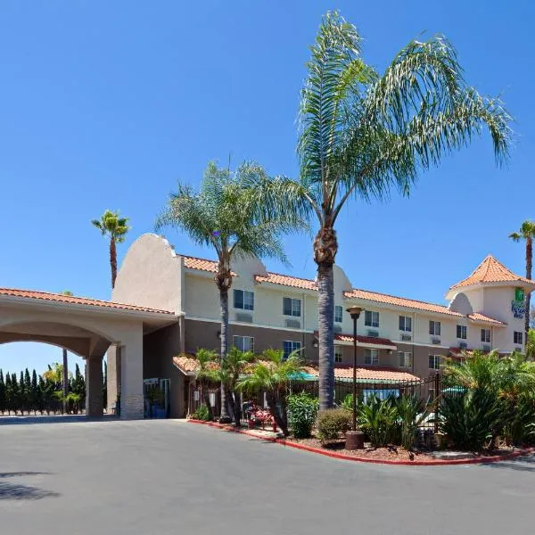 Holiday Inn Express Hotel & Suites San Diego-Escondido by IHG, hotel v destinaci Escondido