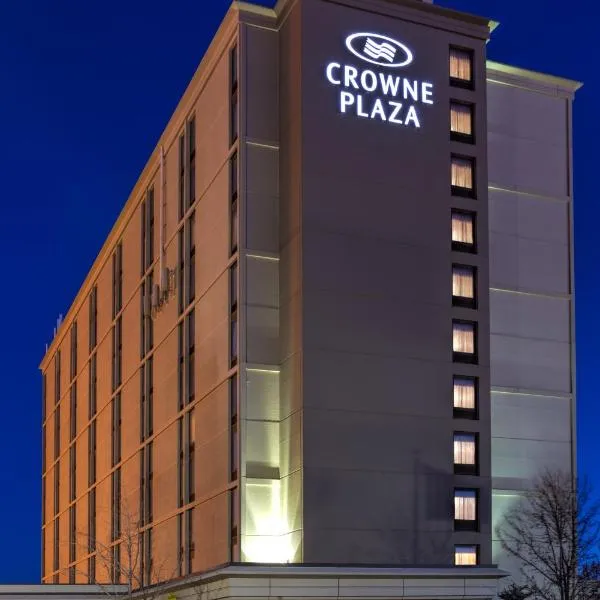 Crowne Plaza Newark Airport, an IHG Hotel、ハリソンのホテル