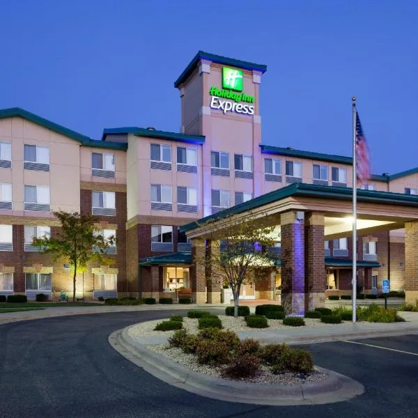 Holiday Inn Express Hotel & Suites-St. Paul, an IHG Hotel, hotell i Vadnais Heights