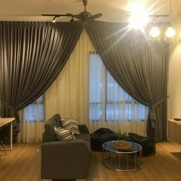 Zayah Homestudio near Bukit Jalil / Mines, hotel di Seri Kembangan