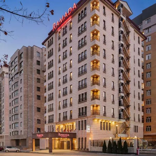 Ramada by Wyndham Bishkek Centre: Bişkek'te bir otel