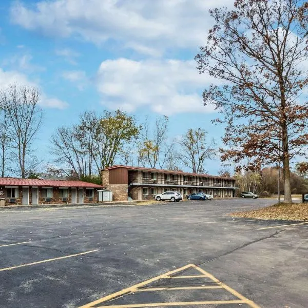 Econo Lodge Waupaca, hotel sa Waupaca