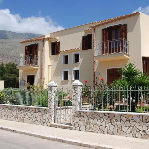 Aurora Castelluzzo, hotel v destinácii Castelluzzo