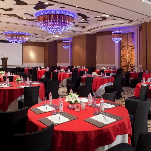 Crowne Plaza New Delhi Okhla by IHG, hotel v Novém Dillí