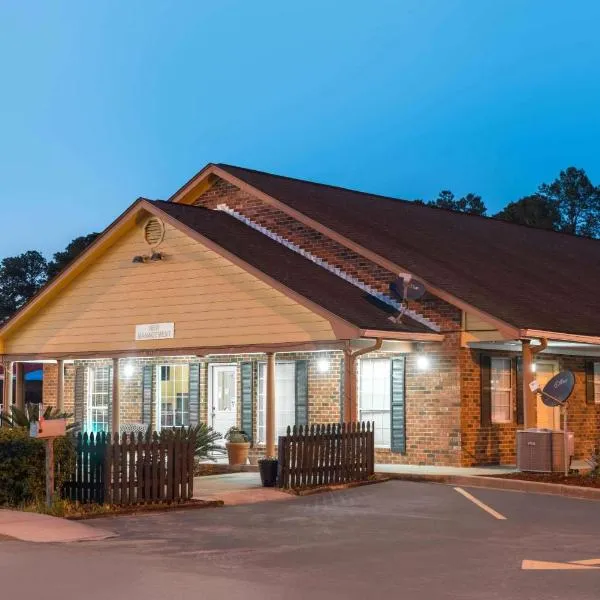 Travelodge by Wyndham Santee, hotel in Summerton