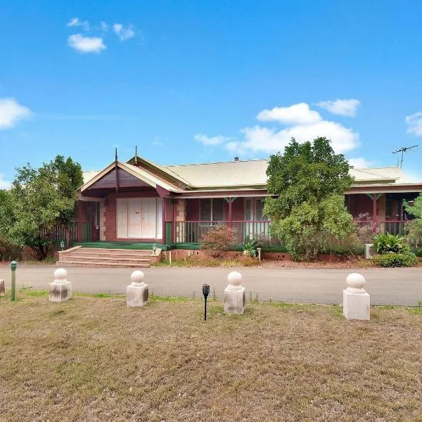 King Retreat Estate - close proximity to Bimbadgen and Hope Estate concerts, hotel di Pokolbin