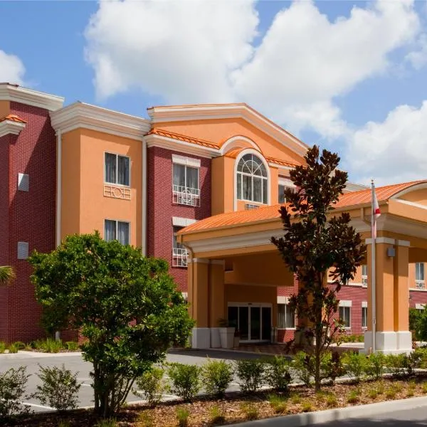 Holiday Inn Express Hotel & Suites Brooksville-I-75, an IHG Hotel, hotel en Bushnell