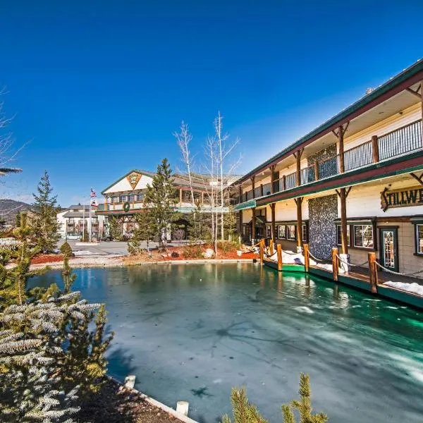 ホリデイ イン リゾート ザ ロッジ アット ビッグ ベアー レイク（Holiday Inn Resort The Lodge at Big Bear Lake, an IHG Hotel）、Fawnskinのホテル