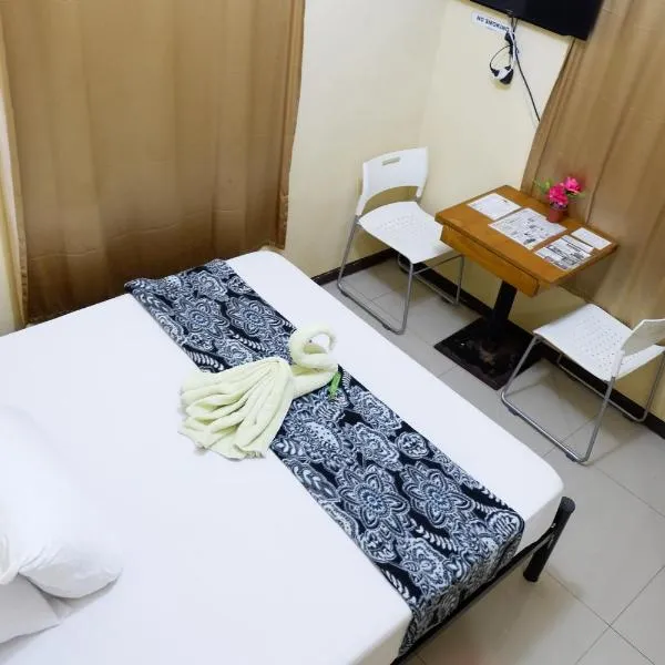 Alpina Monte Carlo Travellers Inn, hotel v destinaci Tagaytay