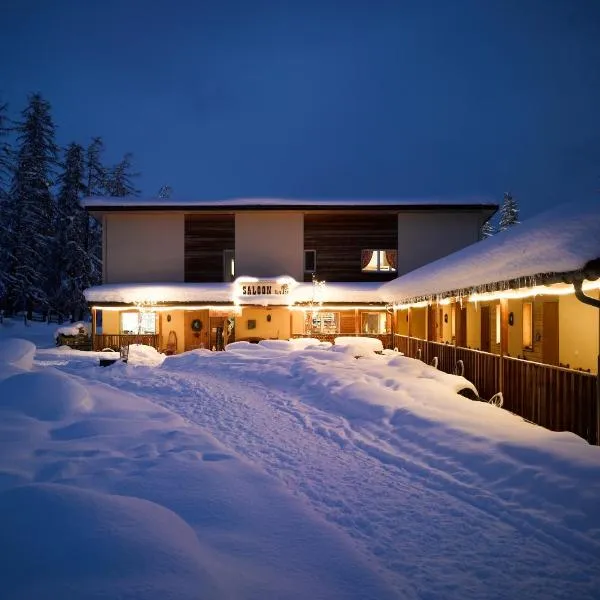 Reitstall und Saloon San Jon, hôtel à Scuol