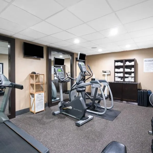 Holiday Inn Express Hotel & Suites Ashland by IHG, hotel u gradu 'Cannonsburg'