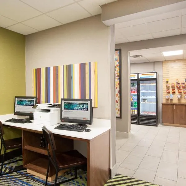 Holiday Inn Express Hotel & Suites Columbus by IHG, hotel em Columbus
