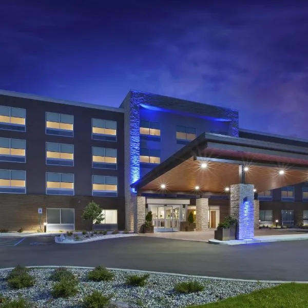 Holiday Inn Express & Suites Grand Rapids Airport North, an IHG Hotel, hotel en Kentwood