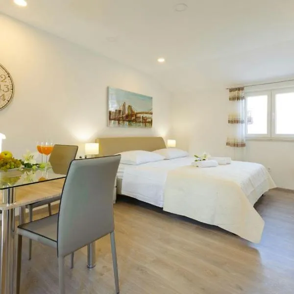 Apartments & Room Libar, отель в Сплите