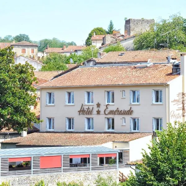 Logis Hôtel Emeraude, hotel in Pressac