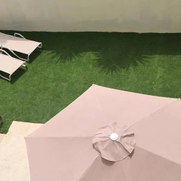 ALOJAMIENTO CON JARDIN 20KM BARCELONA, Hotel in Vilassar de Dalt