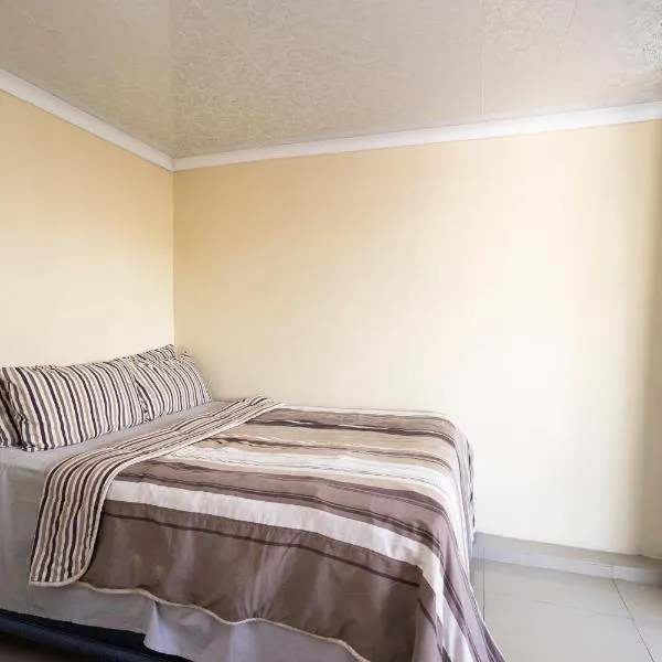 Hasate Guest House 10 Florence street Oakdale Belliville 7530 cape town south African – hotel w mieście Matroosfontein