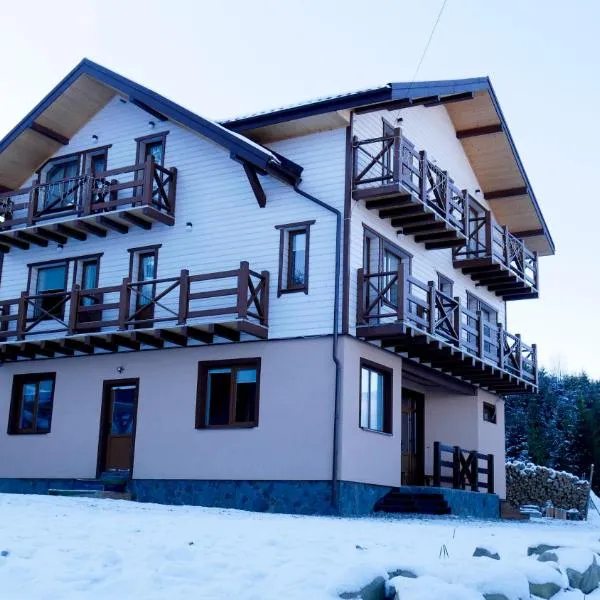 Hirska Kazka, hotel em Polyanitsa Popovichovska