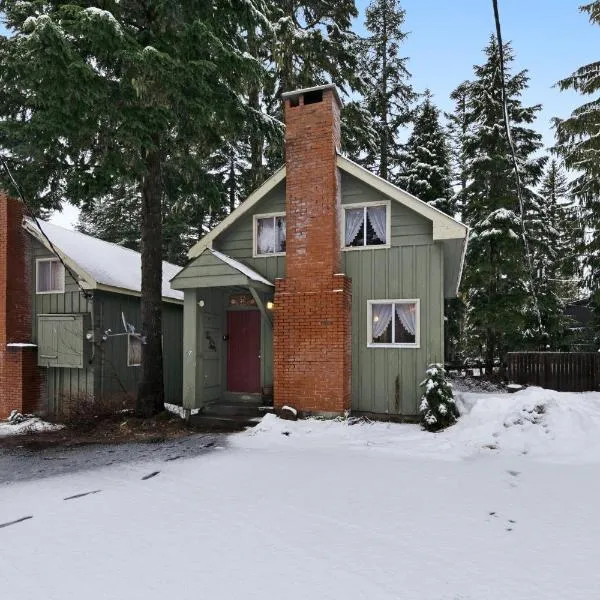 Cozy Cabin in Government Camp, отель в городе Говермент Кэмп