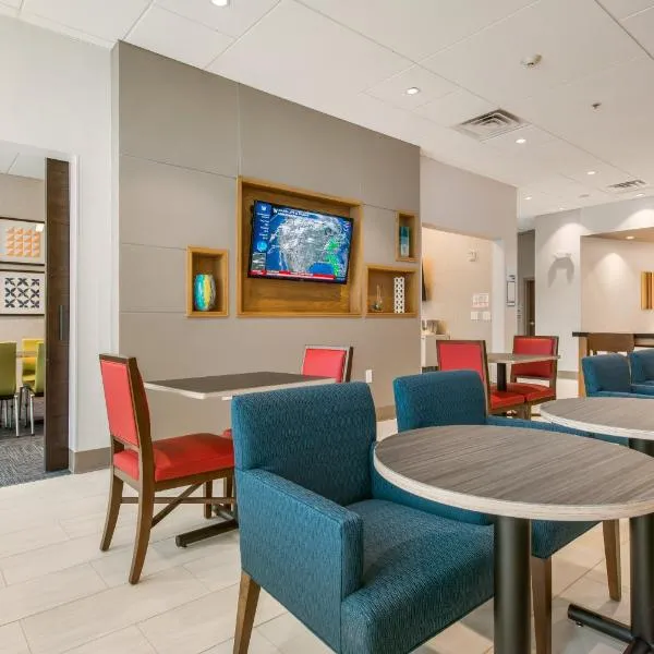 Holiday Inn Express & Suites - Carrollton West by IHG, hotel a Carrollton