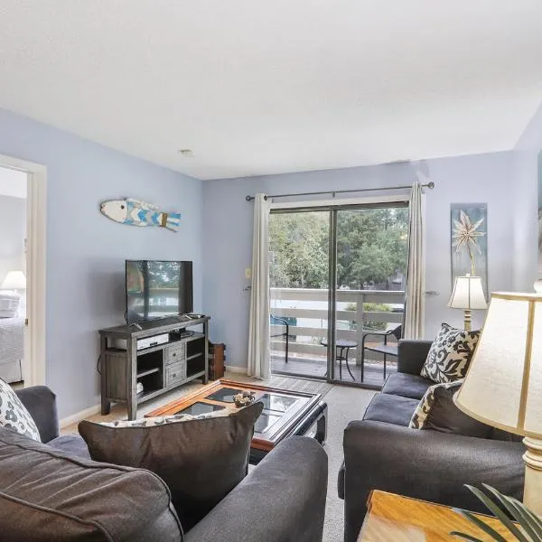 5 stars Peaceful Condo - 7 min walk to the beach, hotel v destinaci Hilton Head Island