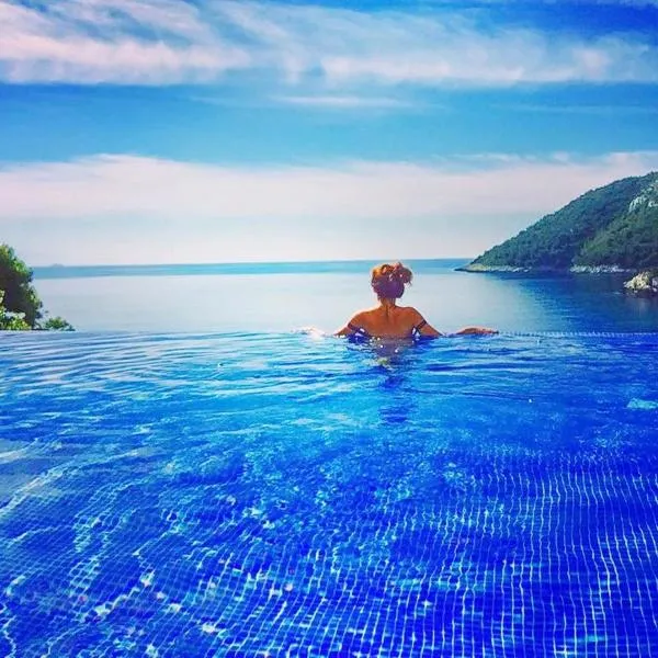Villa Mirosa, hotel v destinaci Saplunara