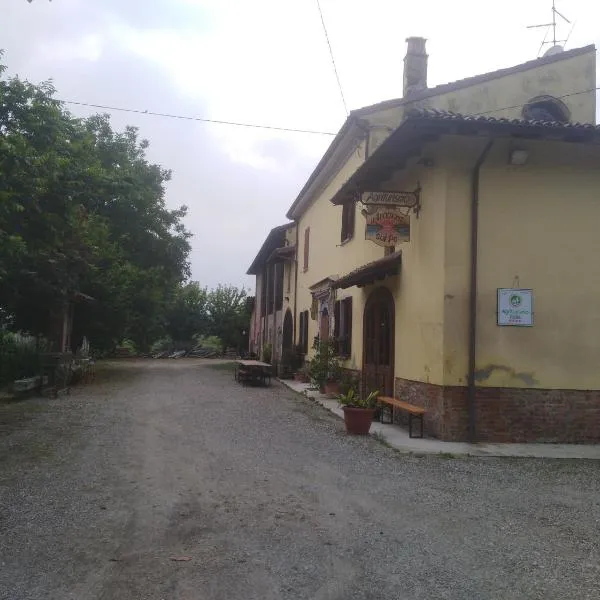 IL TRAMONTO SUL PO, hotell i Ospedaletto Lodigiano