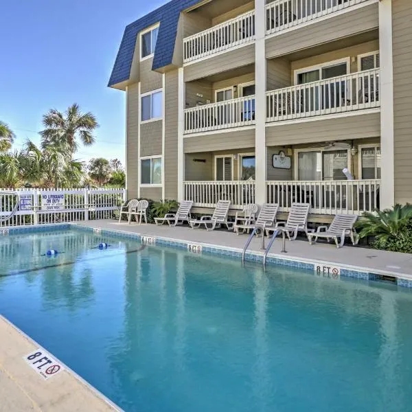 Isle of Palms Condo with Pool Access Walk to Beach!, hotel di Isle of Palms