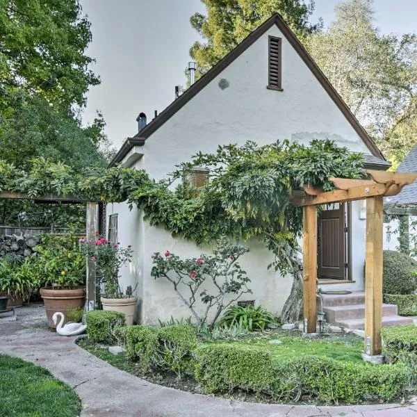 Updated Menlo Park English Tudor Garden Cottage!, hotel in Menlo Park